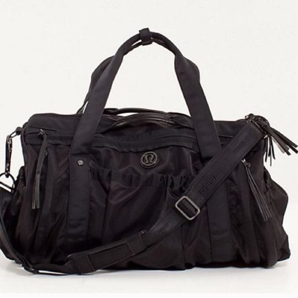 lululemon keep on running duffel